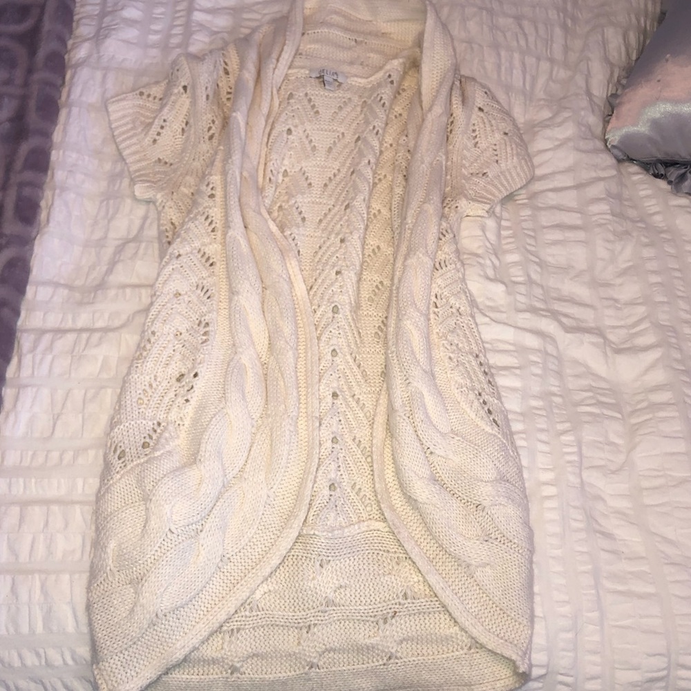 Short sleeve sweater